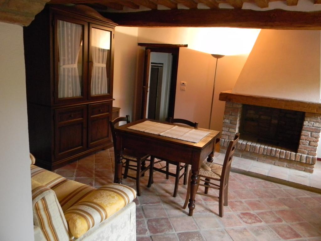 Residenza Ca D'Masseu Lägenhet Calamandrana Rum bild